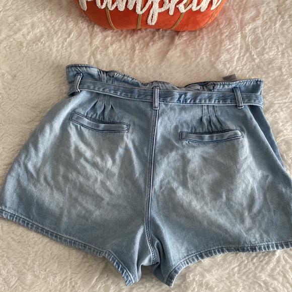 American Eagle Jean Shorts - Picture 2 of 3